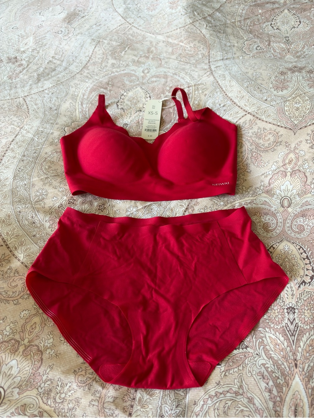 Neiwai Seamless Wireless Bra & High-Waist Brief Set — Red. XS-S